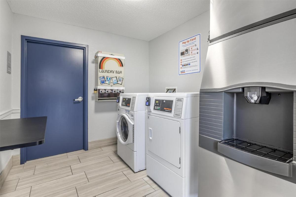 Spark by Hilton La Crosse Onalaska - Housity