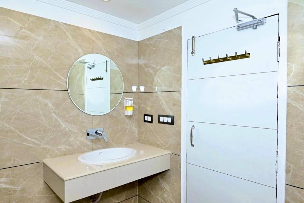 HOTEL METRO REGENCY - Housity