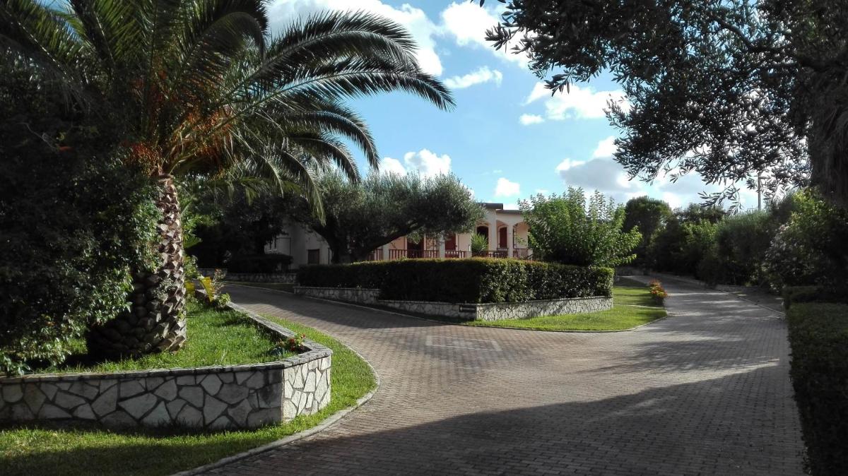 Angela Studios - Housity