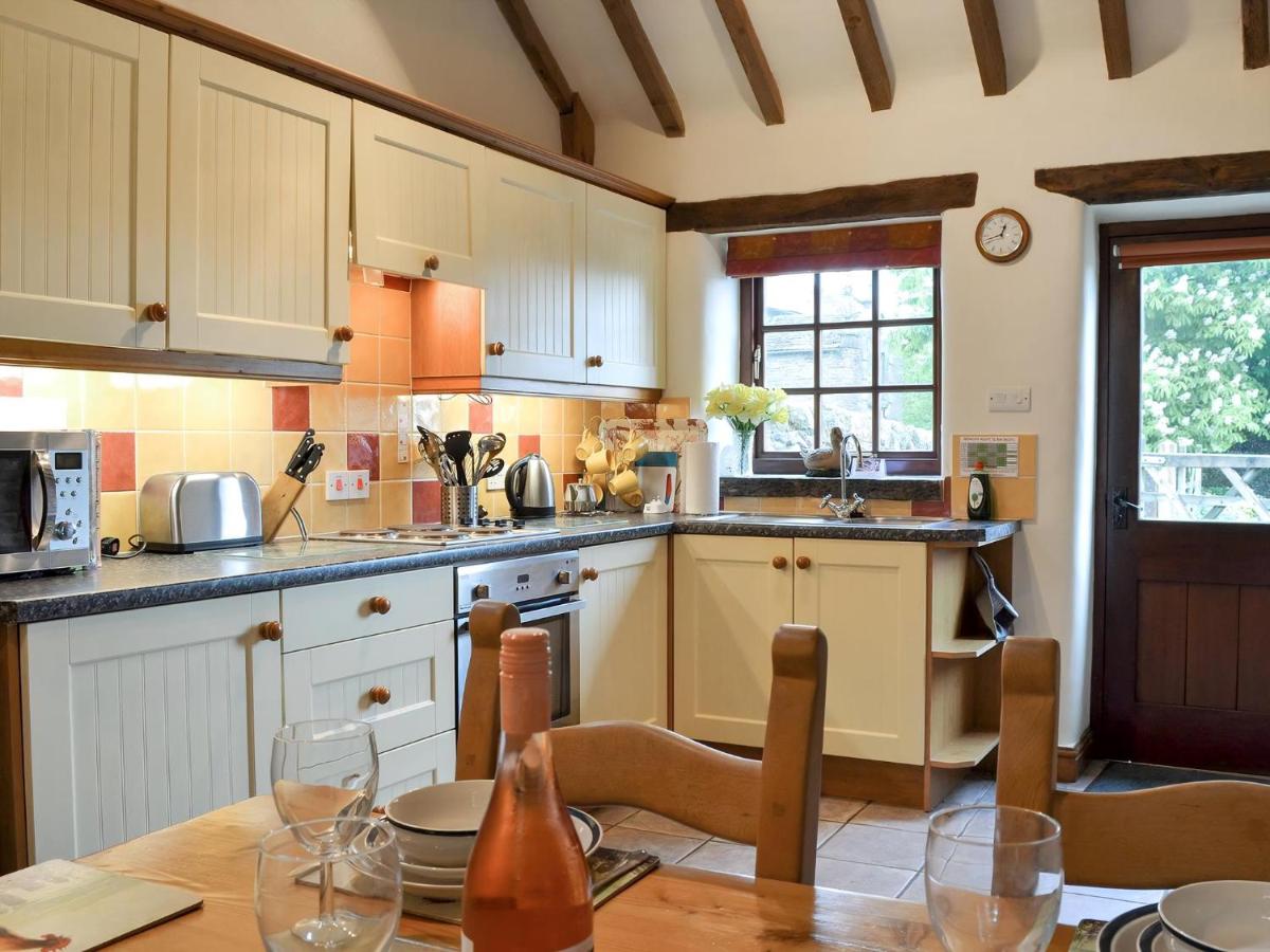 Spring Cottage - Housity