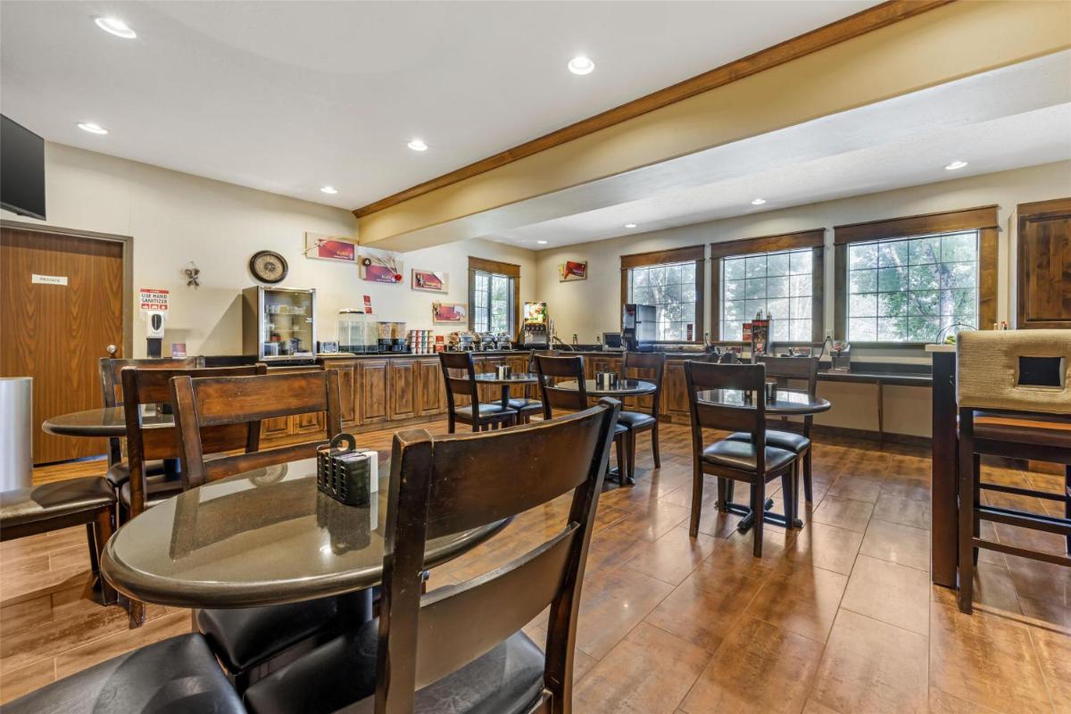 Best Western Plus Prairie Inn - Housity