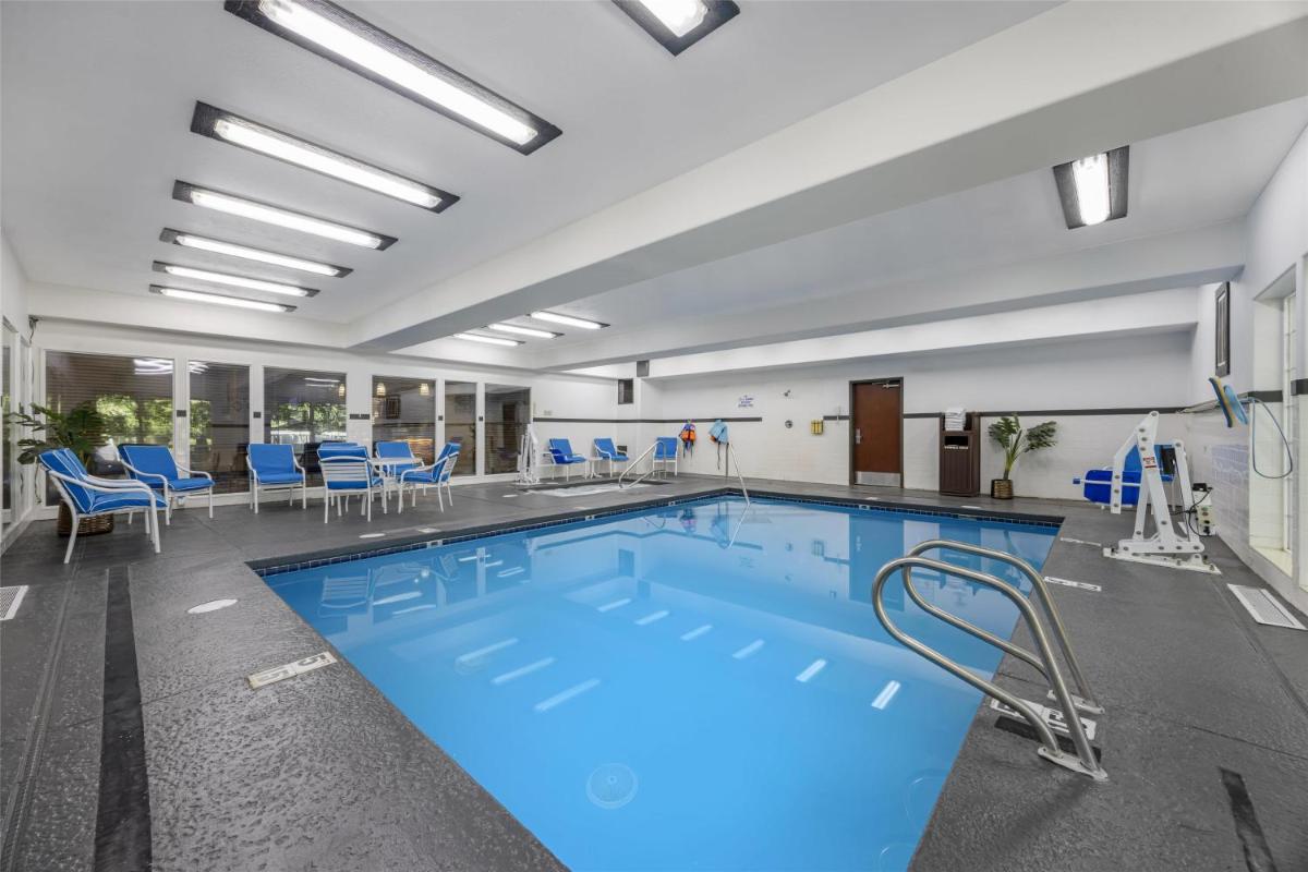 Best Western Plus Prairie Inn - Housity