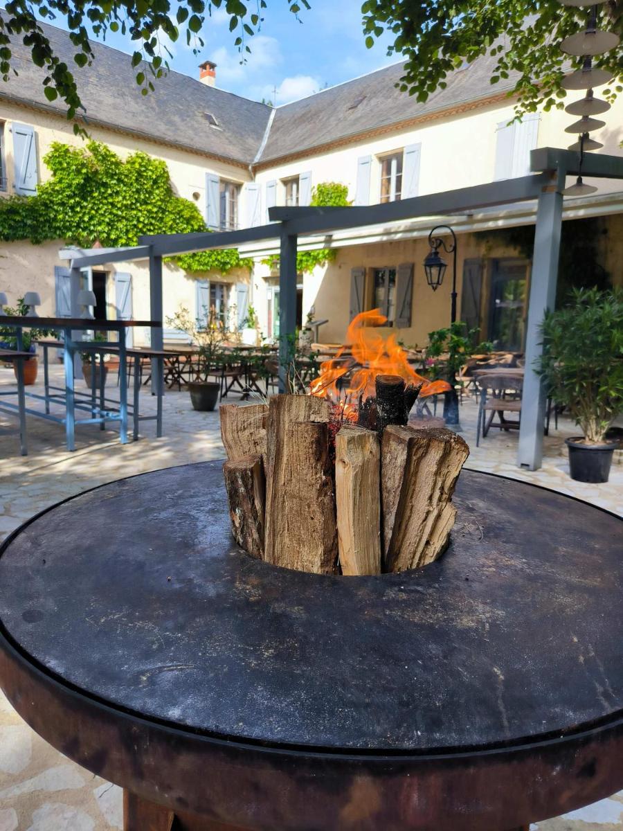 Restaurant ou autre lieu de restauration dans l'établissement Le Moulin de Mitou