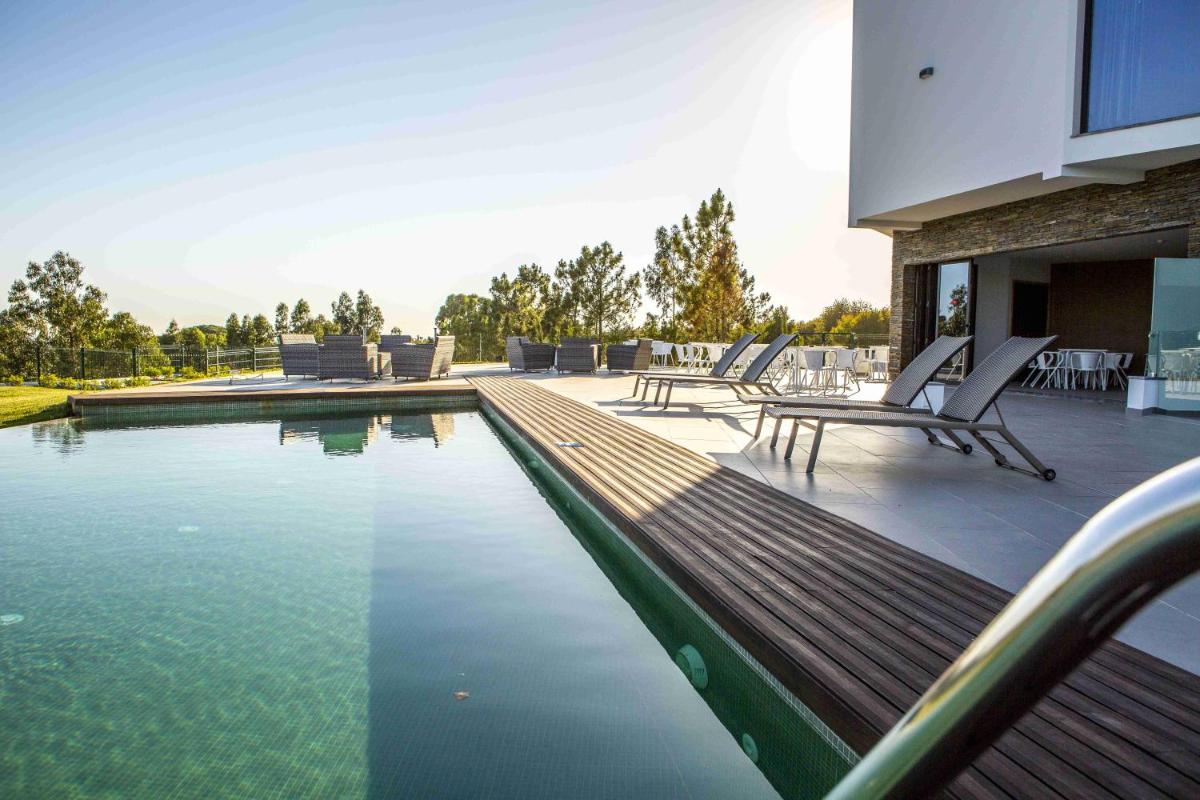 A piscina em ou perto de Enigma - Nature & Water Hotel