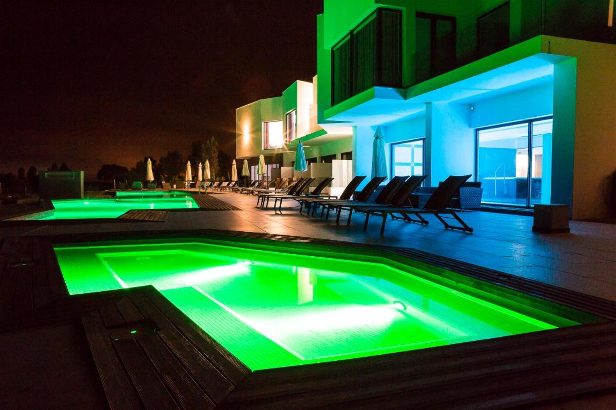 A piscina em ou perto de Enigma - Nature & Water Hotel