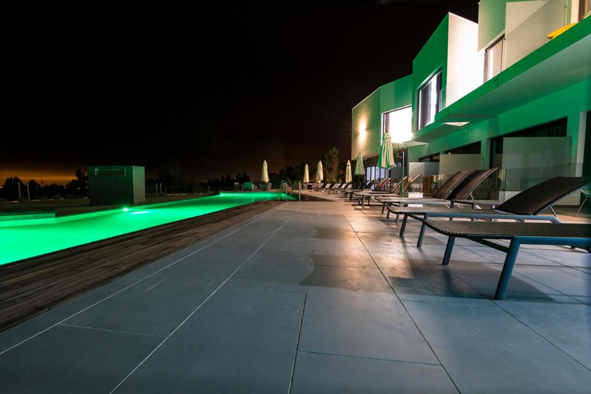 A piscina em ou perto de Enigma - Nature & Water Hotel