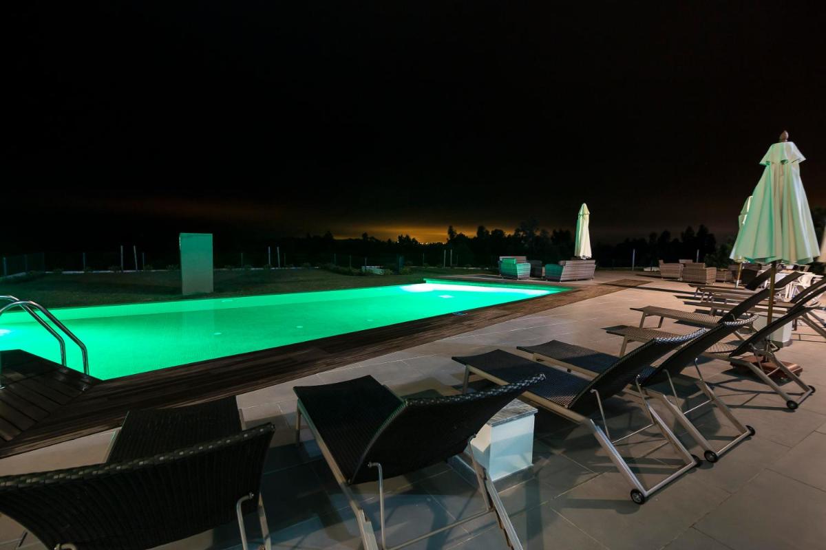 A piscina em ou perto de Enigma - Nature & Water Hotel