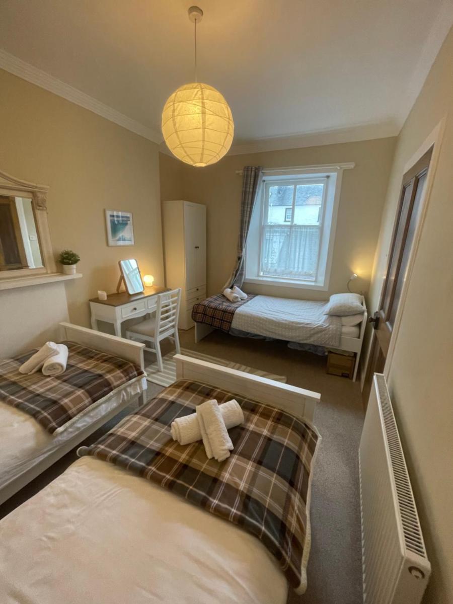 Character cottage in centre of Moffat - Housity