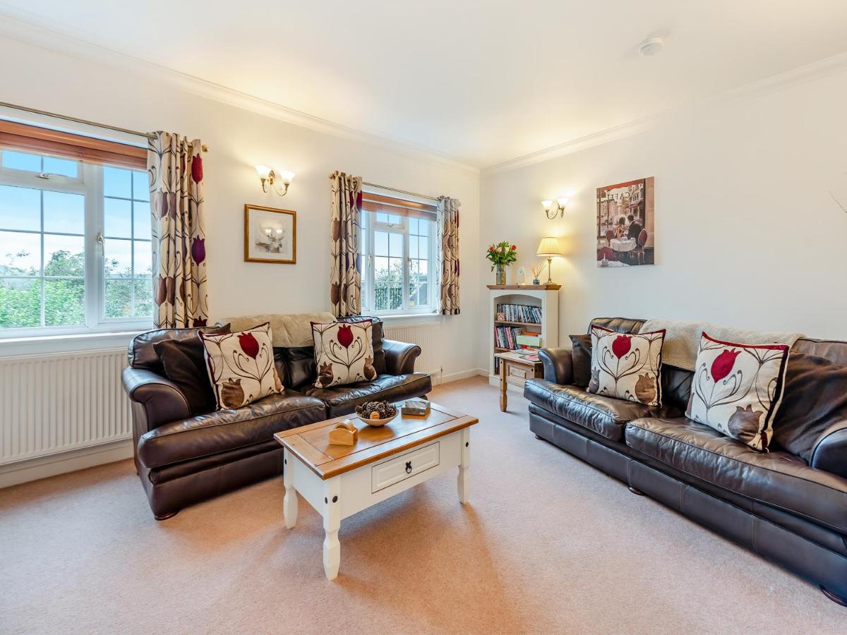 Little Longmead - Housity