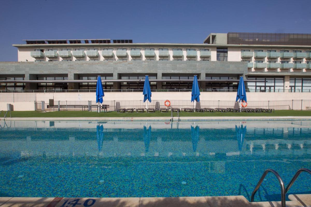 Piscina en o cerca de Occidental Aranjuez