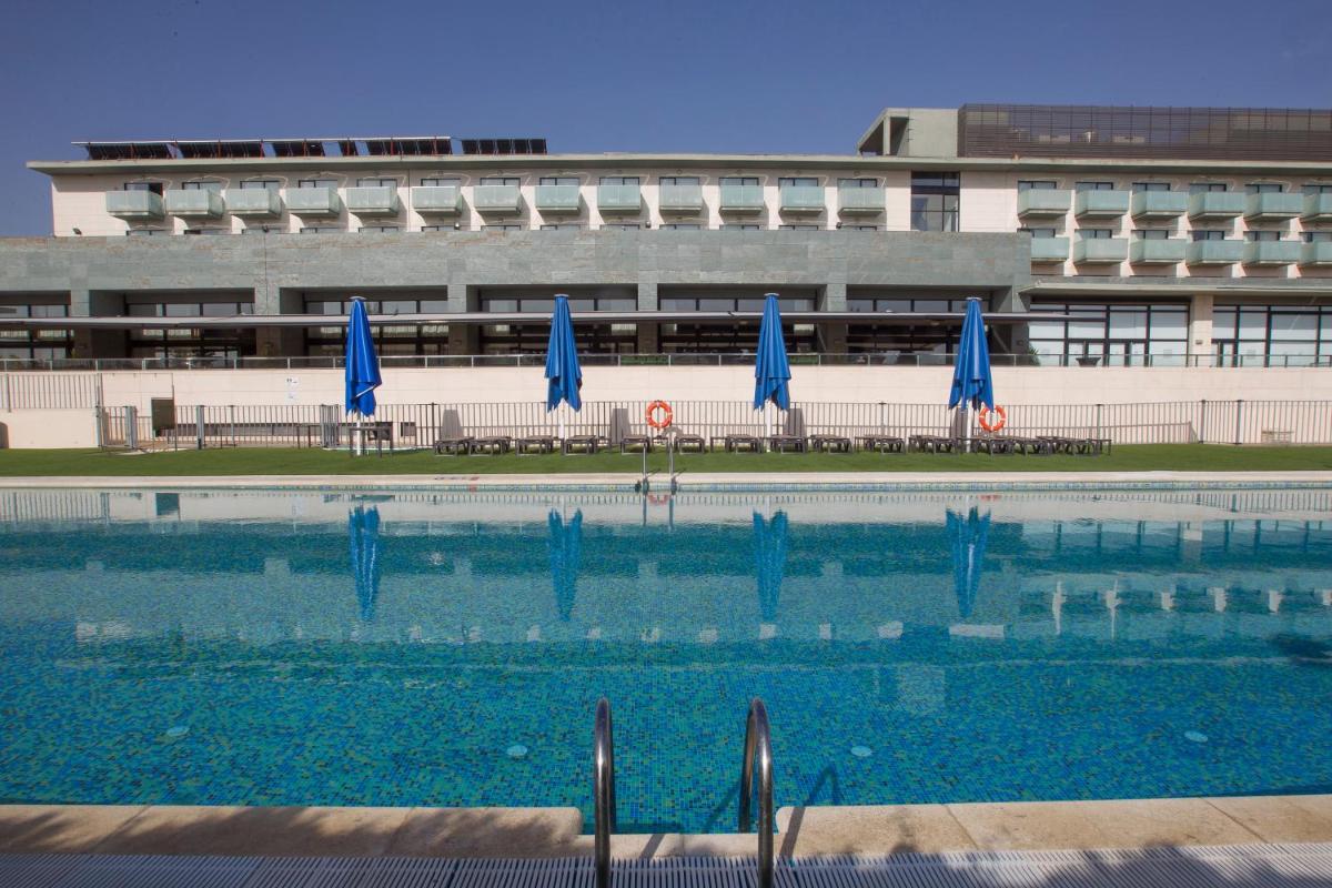 Piscina en o cerca de Occidental Aranjuez