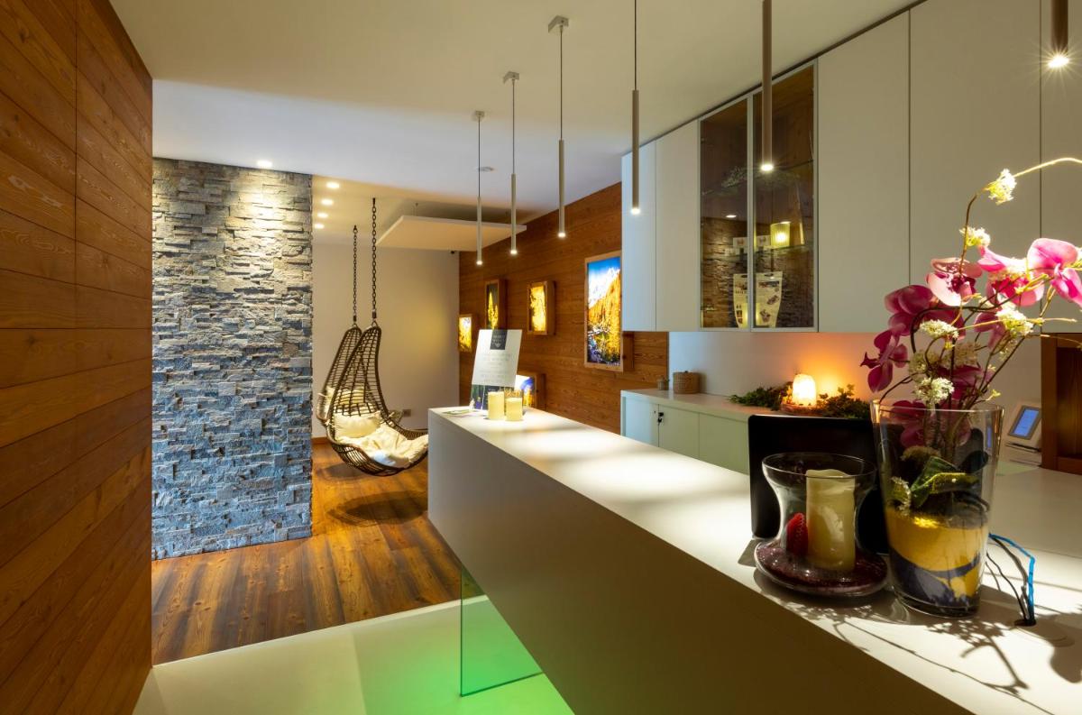 Albergo Edelweiss - LareSpa - Housity