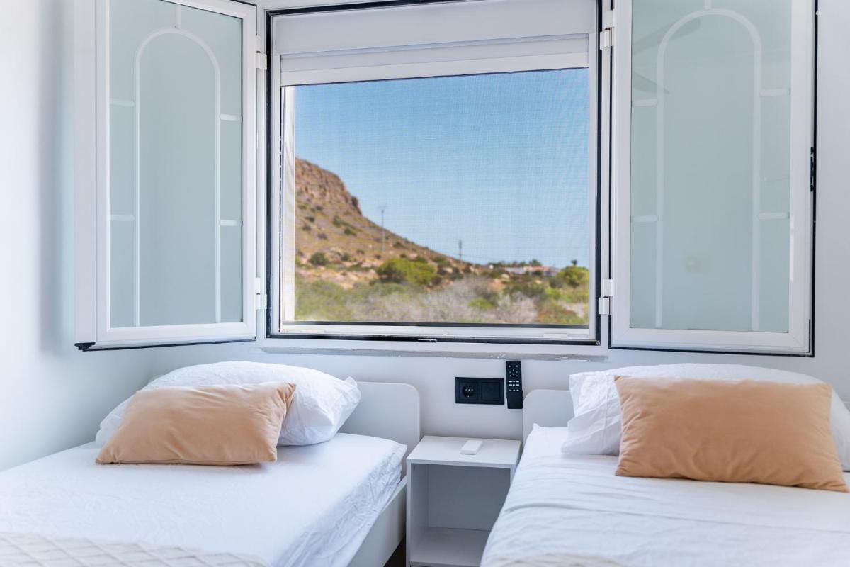 CASA Adosada obra nueva Calas santa pola del este 50 metros del mar - Housity