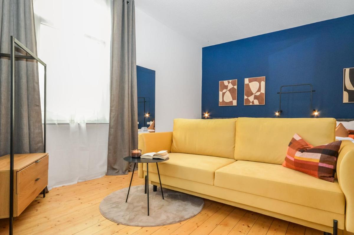 Luxuriöses Penthouse mit Dachterrasse & Massagesessel EM-APARTMENTS DEUTSCHLAND - Housity