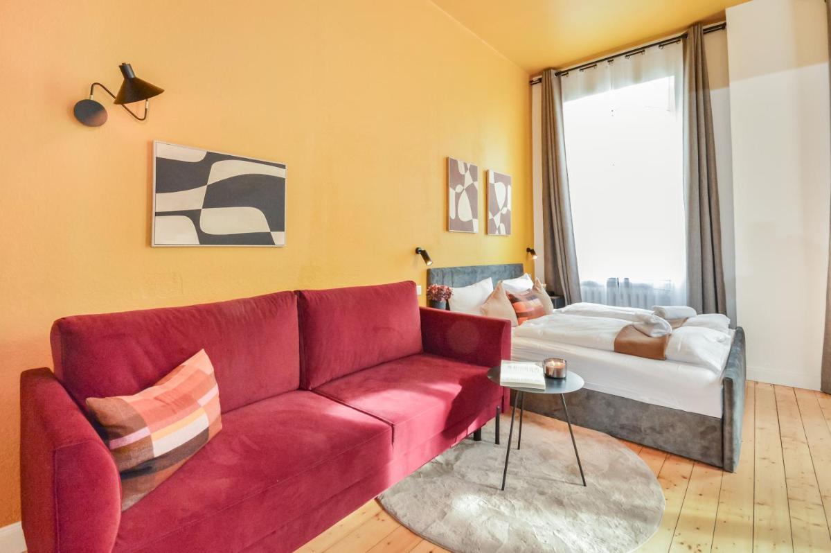 Luxuriöses Penthouse mit Dachterrasse & Massagesessel EM-APARTMENTS DEUTSCHLAND - Housity