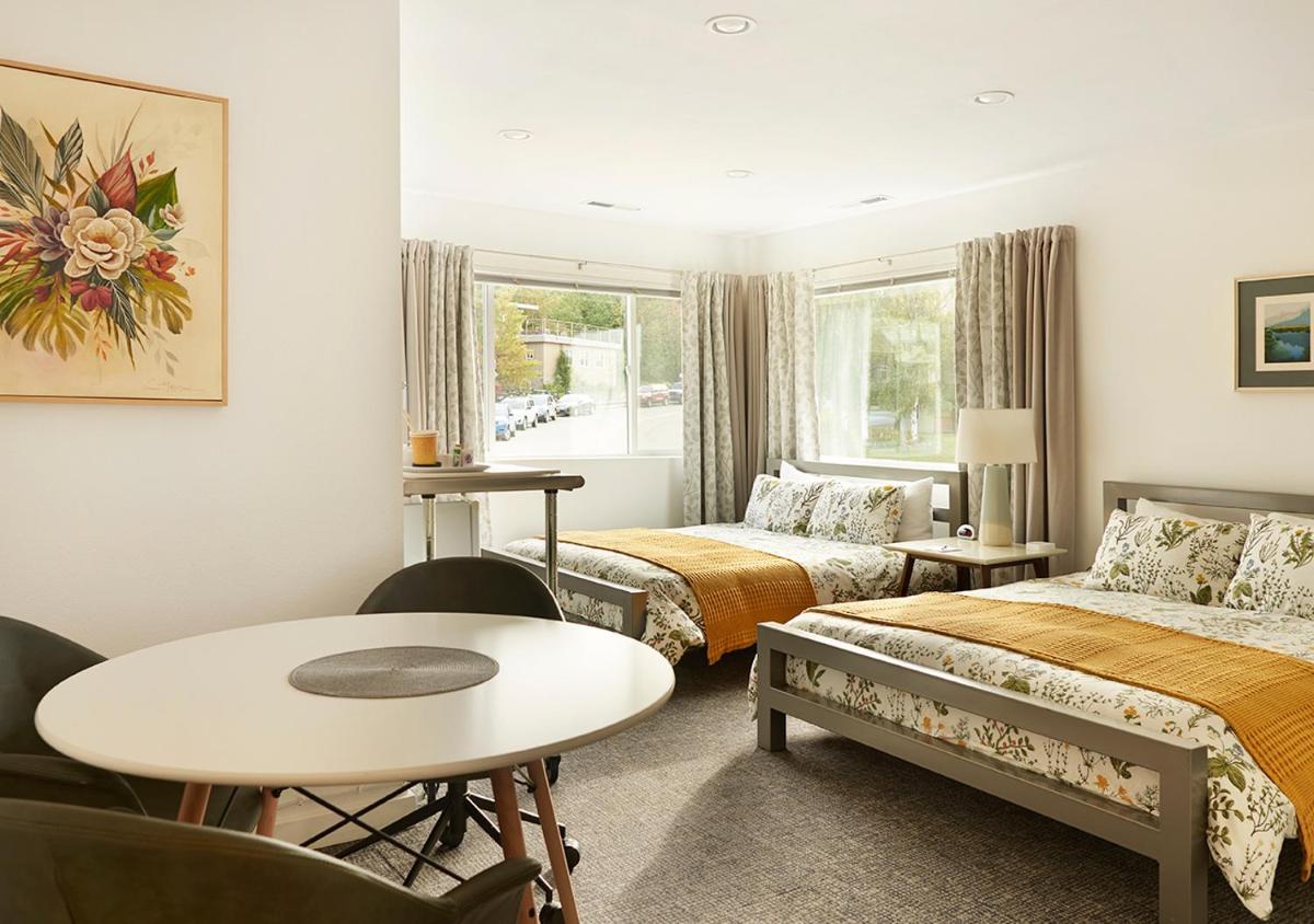 Snob Hollow Inn Downtown Anchorage - Housity