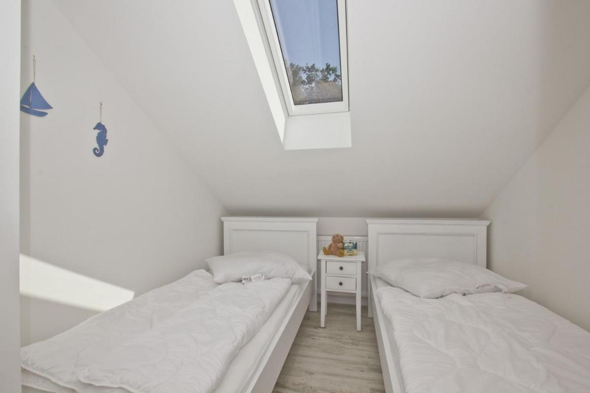 moderne Ferienwohnung mit Balkon, Meerblick - Ferienresidenz Zwei BoddenFeWo 1-5 - Housity