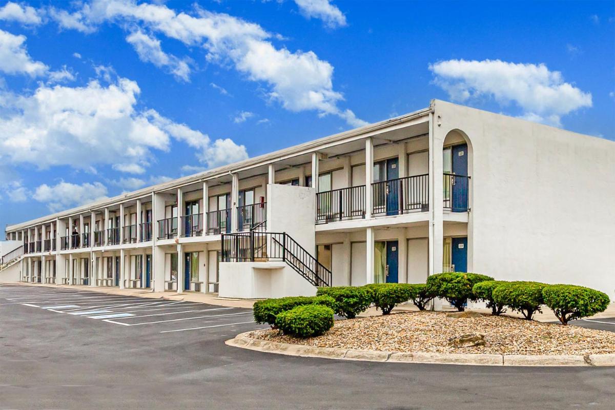 Relax Inn by OYO Columbus OH I 70 - Housity