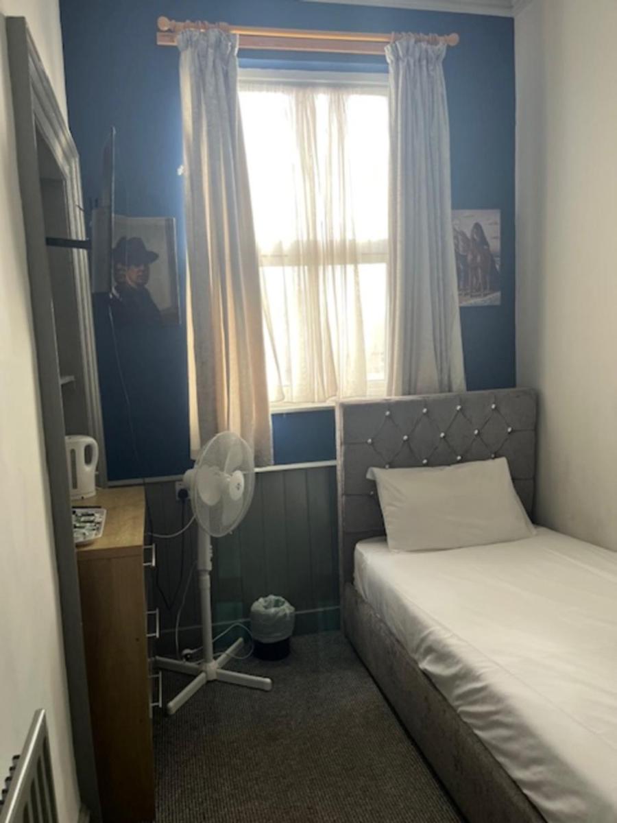 OYO Ivy Hotel - Housity