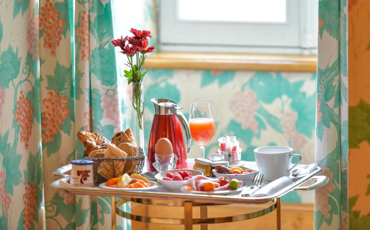 Nourriture dans l'hôtel ou à proximité