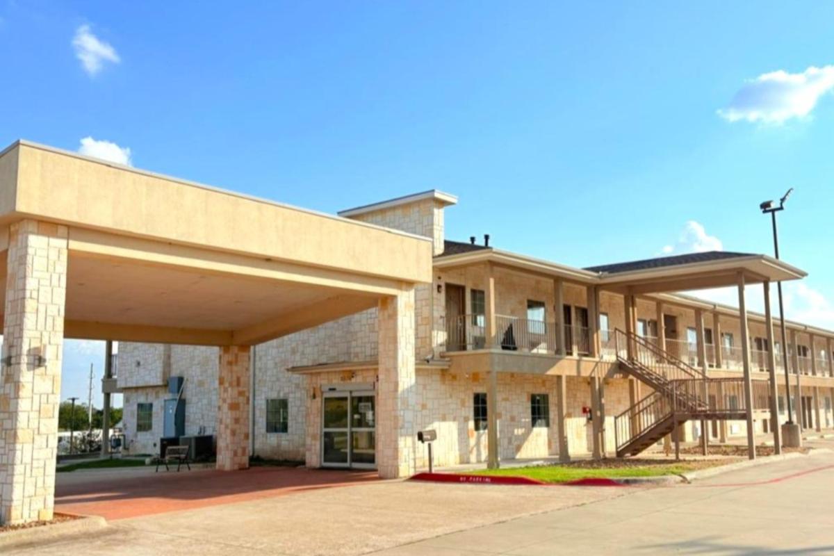 Westwood Inn Extended Stay Gonzales TX - Housity