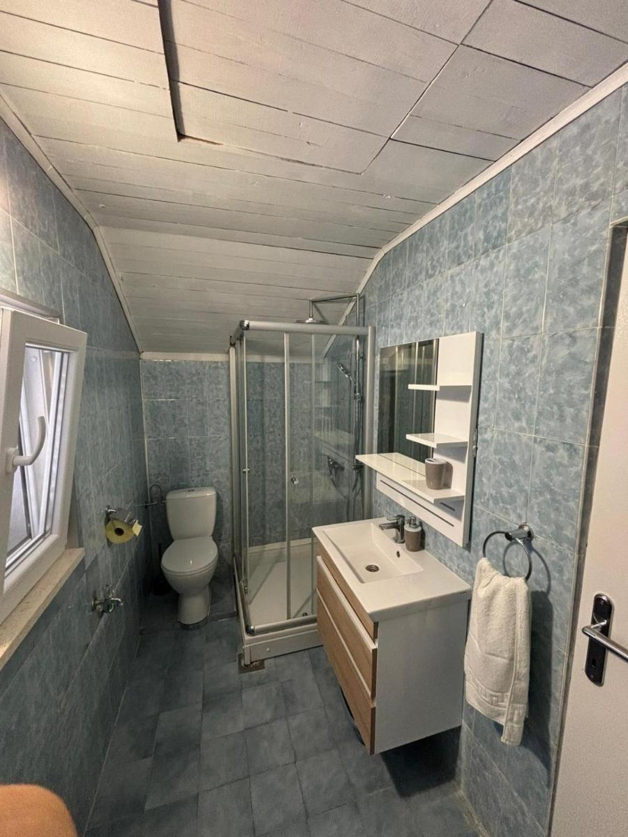 Emilija Apartments Privlaka - Housity