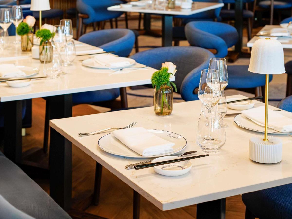 Restaurant ou autre lieu de restauration dans l'établissement Mondrian Cannes