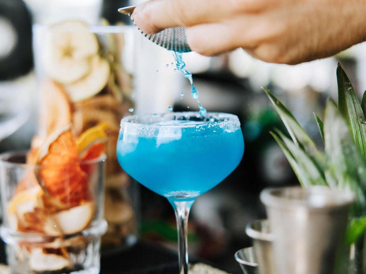 Boissons dans l'établissement Mondrian Cannes