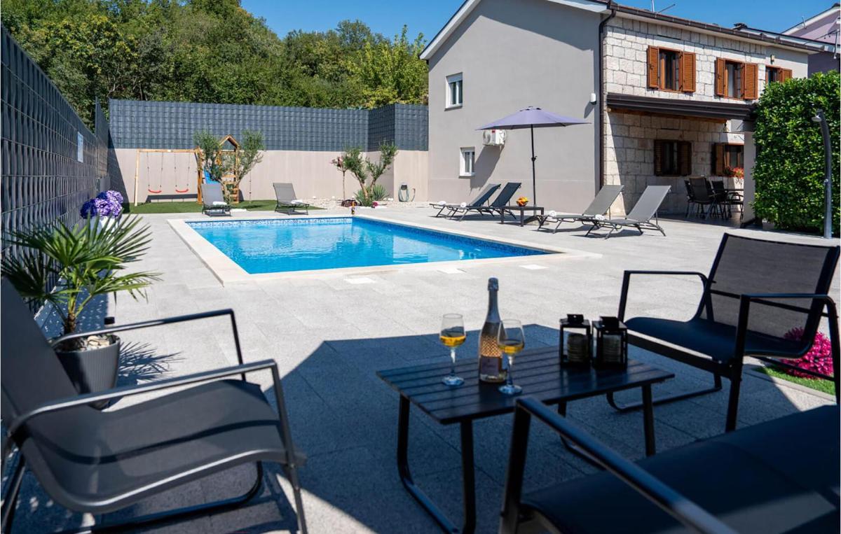 Amazing Home In Vinjani Donji - Housity