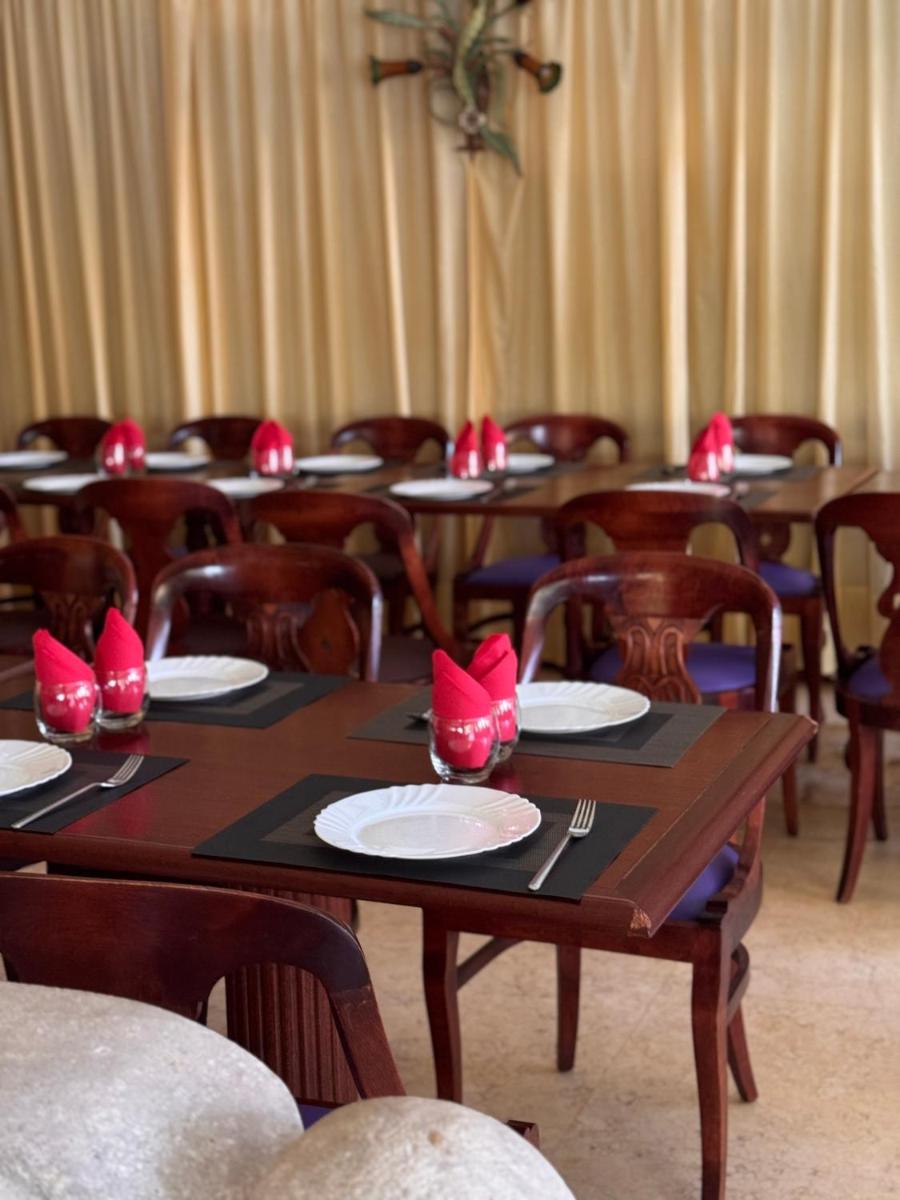 Hotel Rey's - Housity
