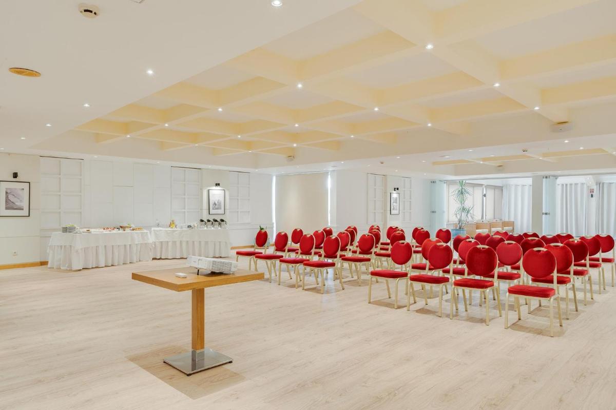 A área empresarial e/ ou a sala de conferências de Sentido Galosol