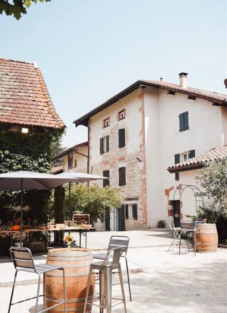 Chambres d'Hôtes avec piscine à 10 min de Bourg en Bresse - Ain - LE MOULIN DE LONGCHAMP - Housity