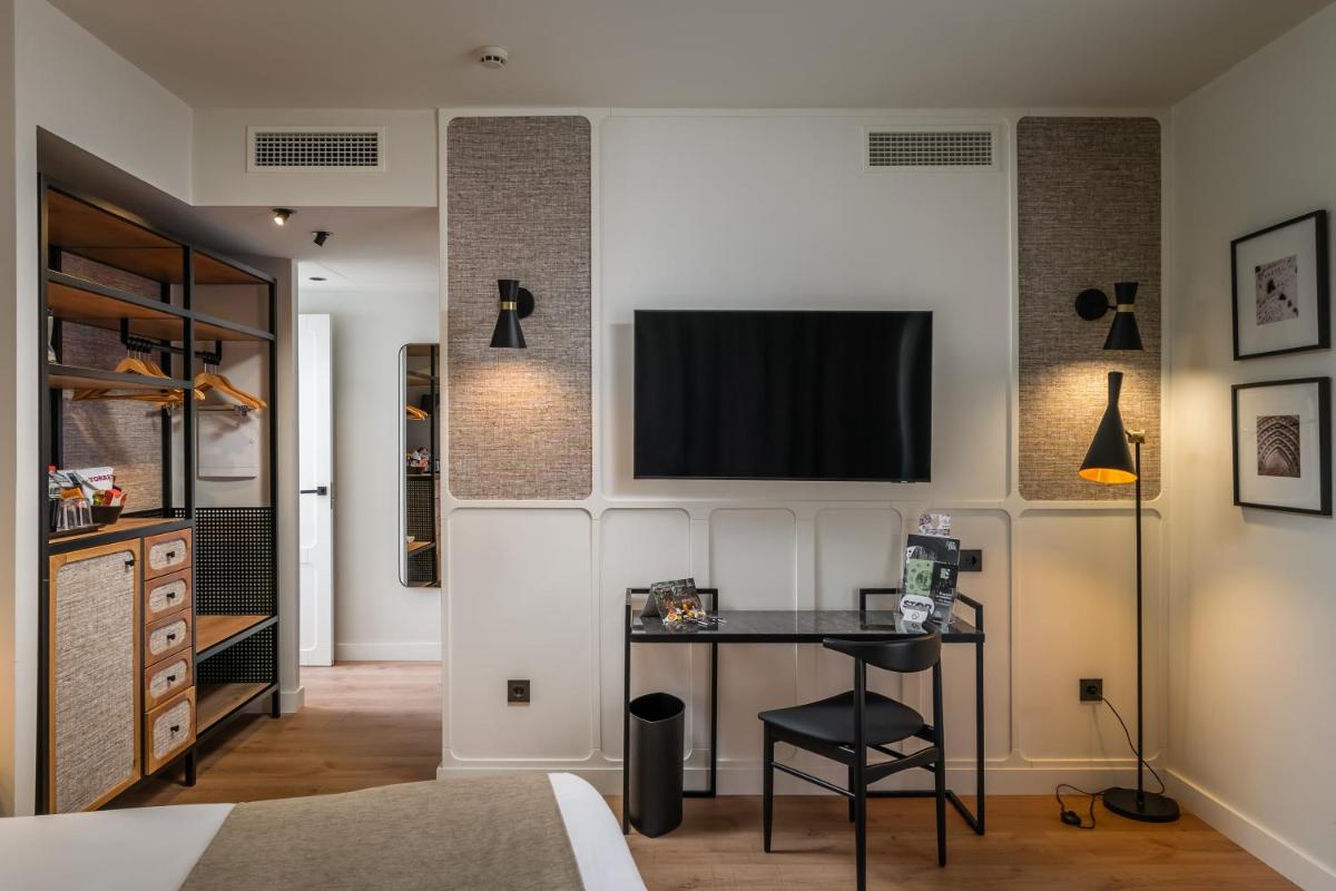 Hotel Barcelona Catedral - Housity