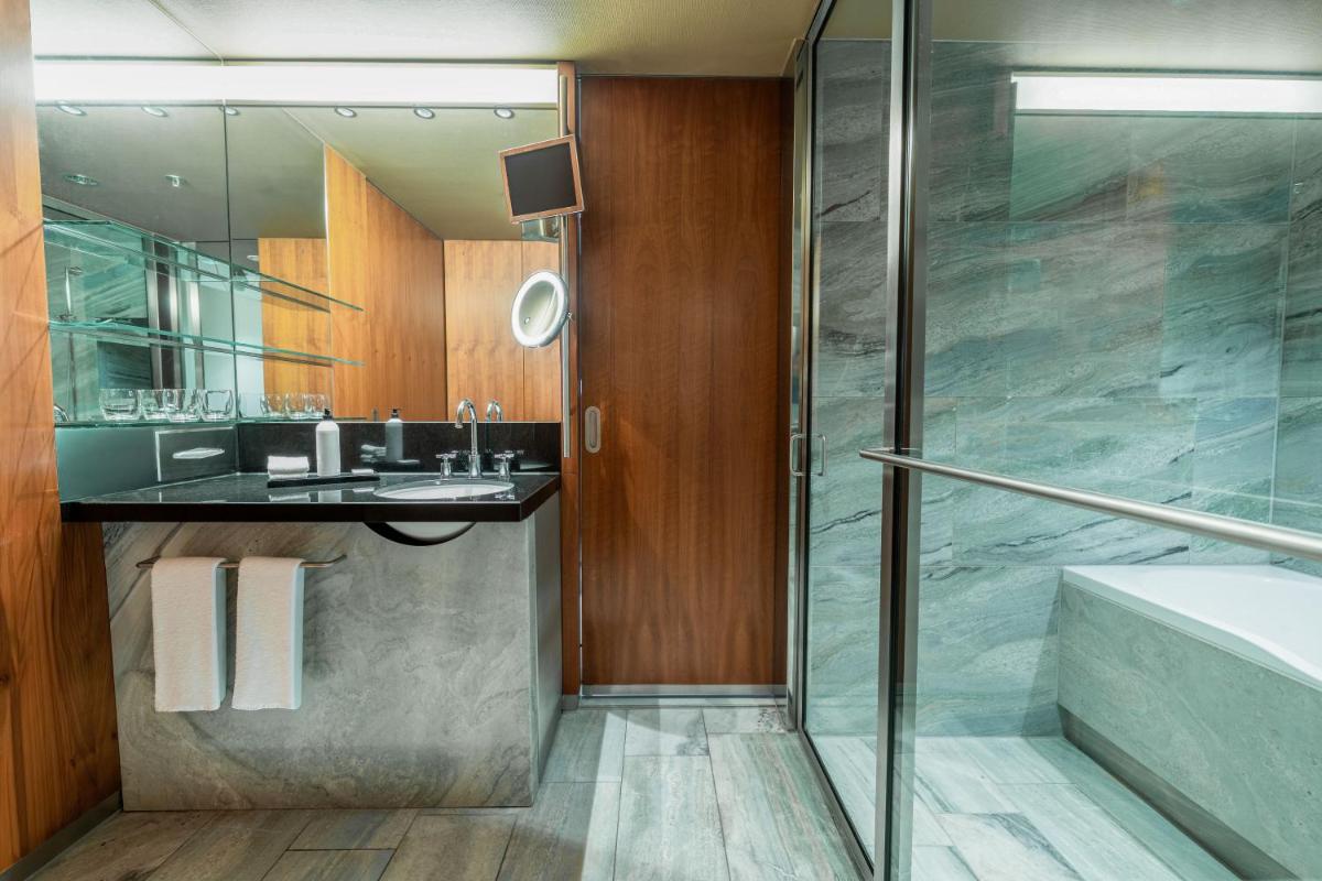 Ein Badezimmer in der Unterkunft Grand Hyatt Berlin