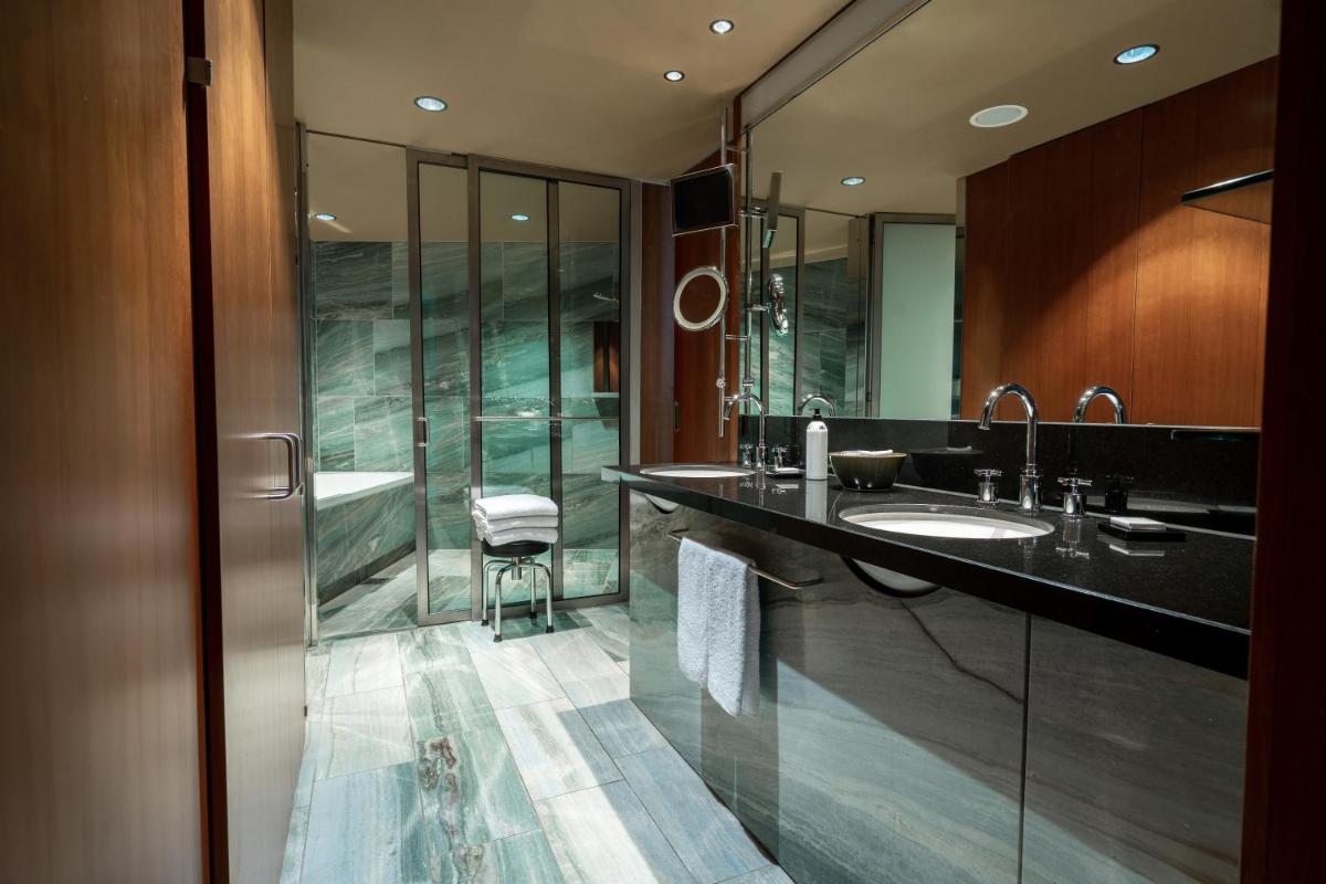 Ein Badezimmer in der Unterkunft Grand Hyatt Berlin