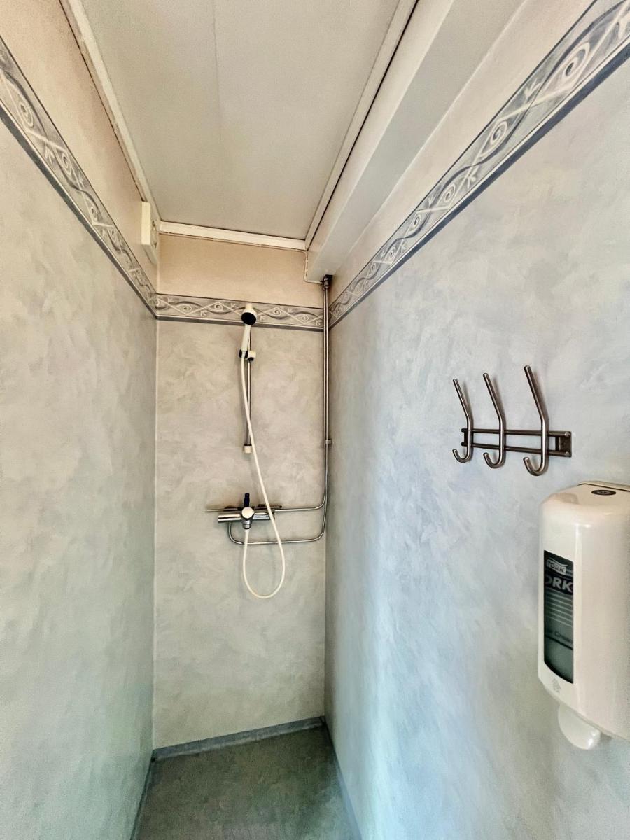 Sandmoen Bed &amp; Breakfast, Free Parking - Housity
