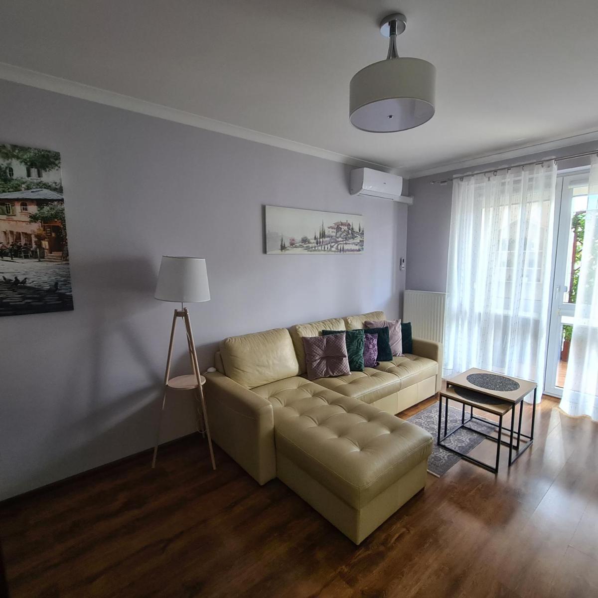 Zatrzymaj się w Toruniu - Housity