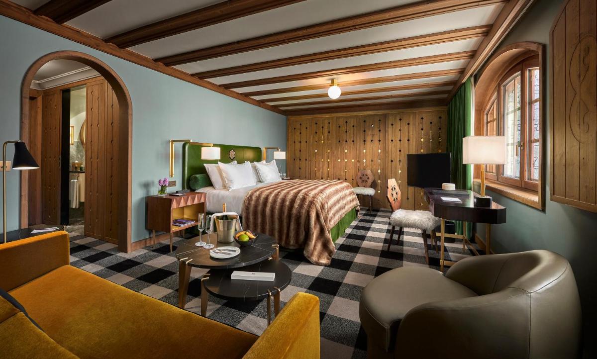 Coin salon dans l'établissement Apogée Courchevel, Oetker Hotels
