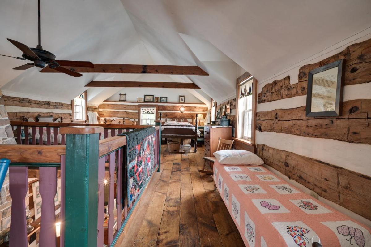 Cabin Vacation Rental ~ 8 Mi to Penn State! - Housity