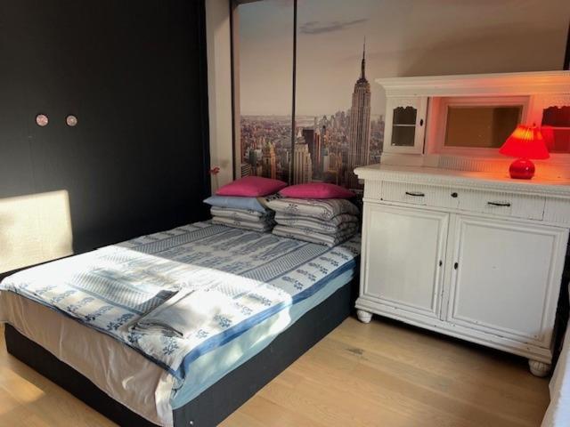 Quiet villa apartment close to everything - Housity