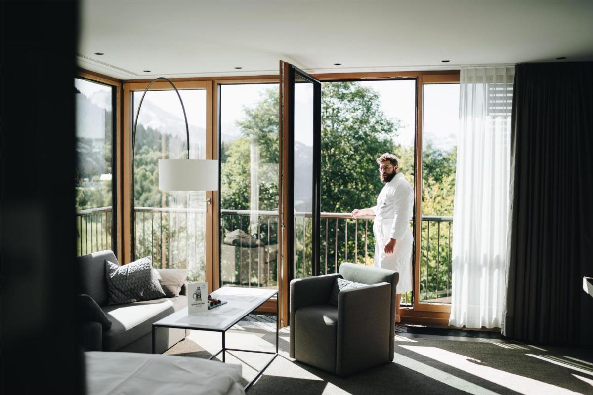 Ein Balkon oder eine Terrasse in der Unterkunft Kempinski Hotel Berchtesgaden