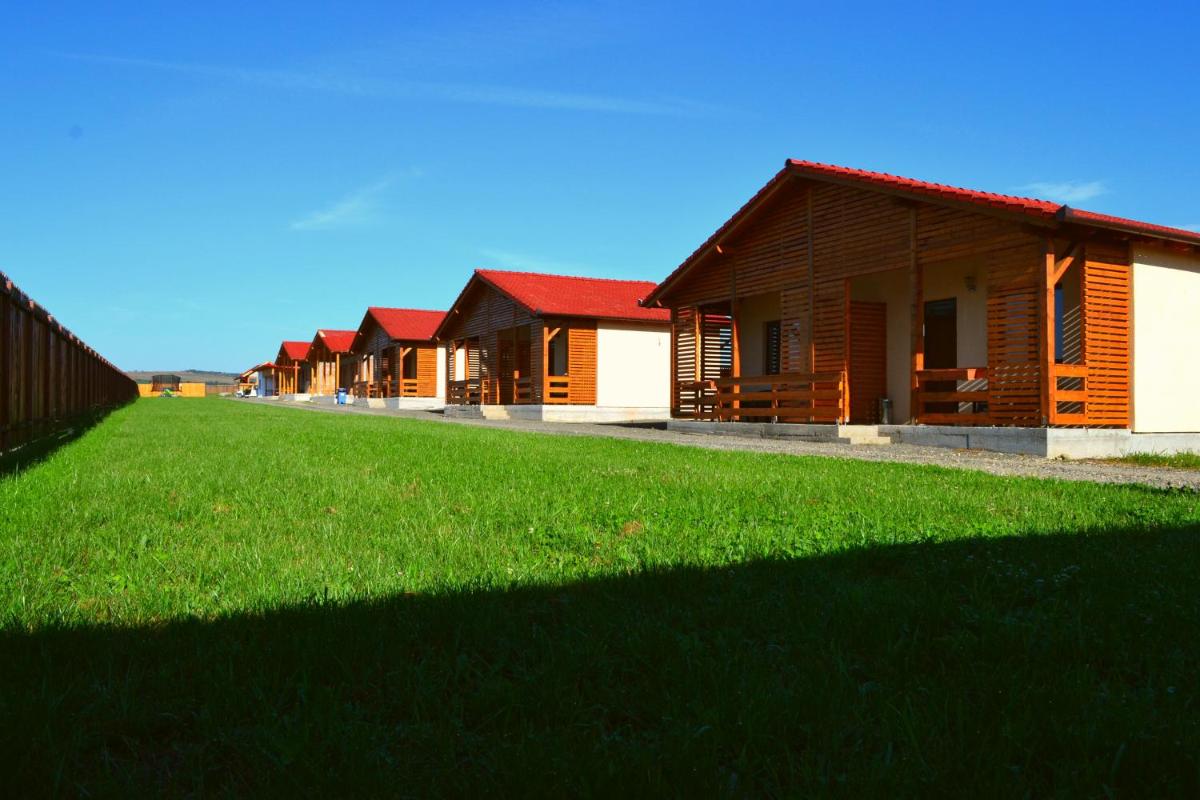Casute de Vacanta - Complex Ben - Housity
