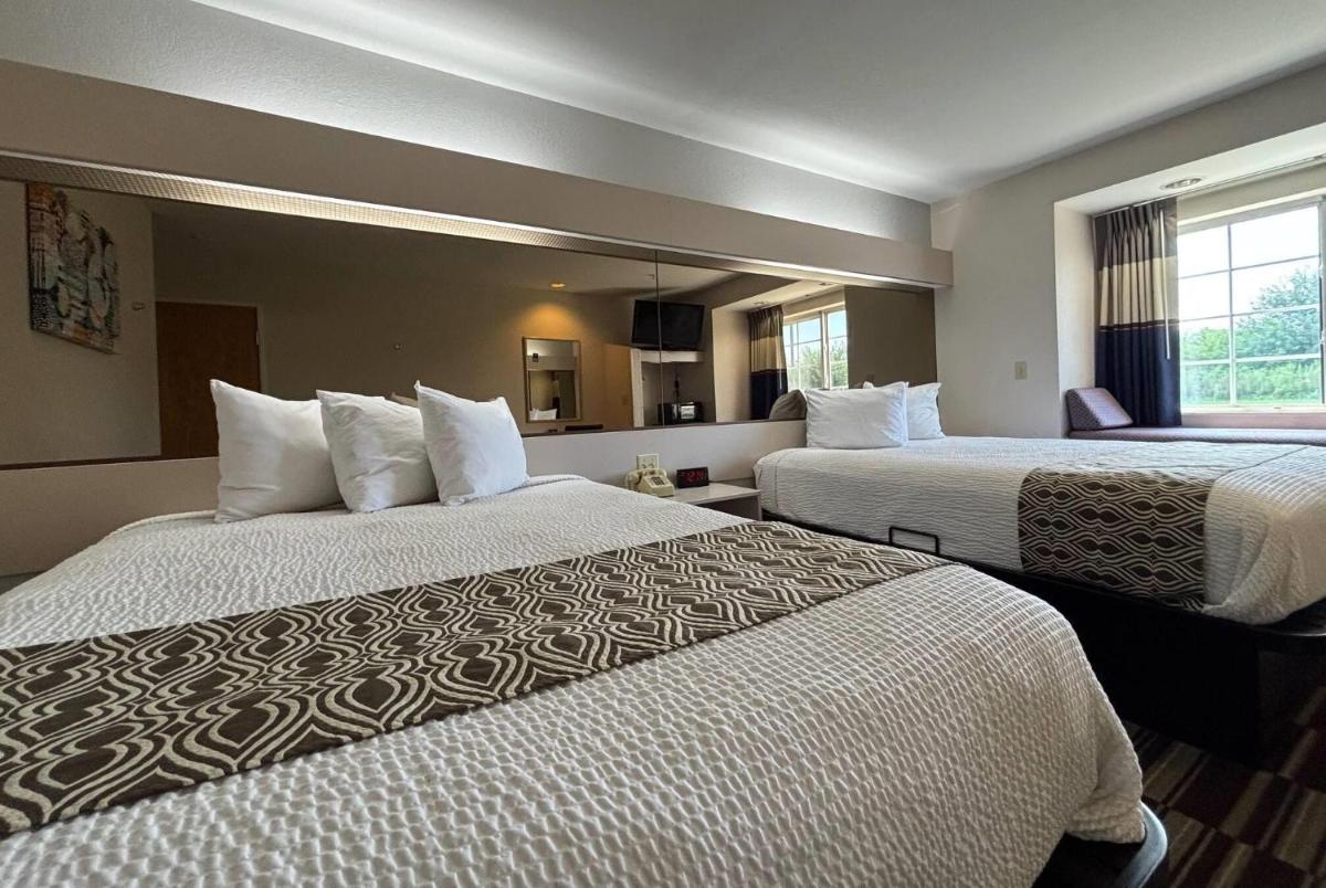 Microtel Inn by Wyndham Champaign - Housity