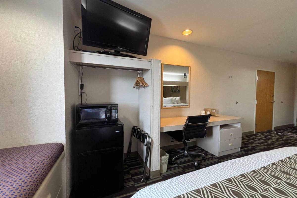 Microtel Inn by Wyndham Champaign - Housity