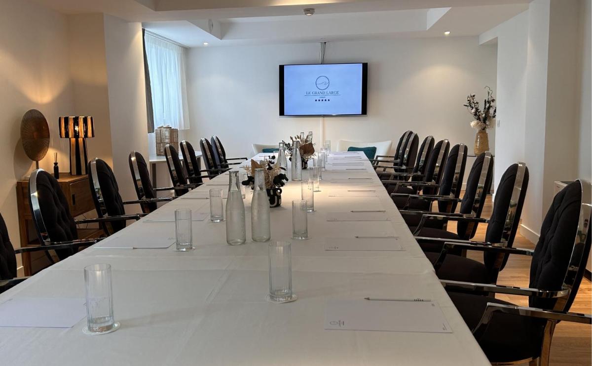 Espace de conférence ou salle de réunion dans l'établissement Hôtel & Spa Le Grand Large