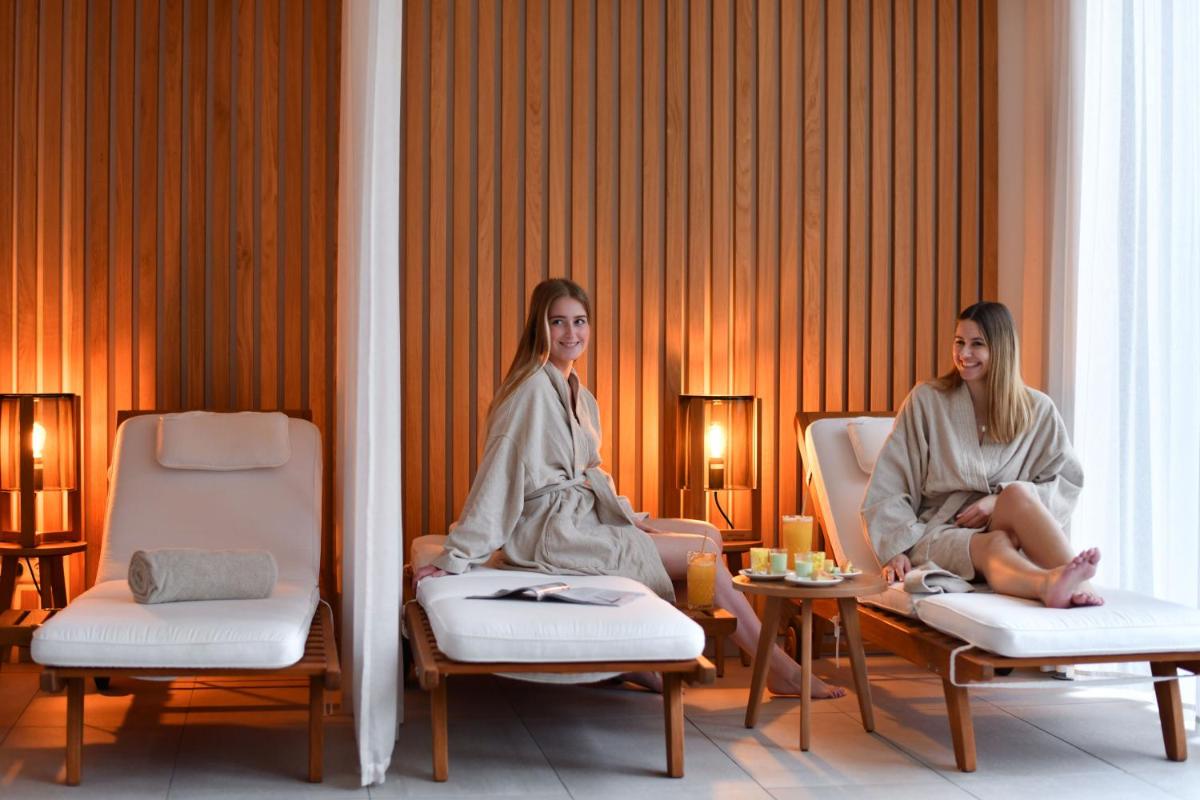Clients de l'établissement Hotel Mercure Parc du Coudray - Barbizon