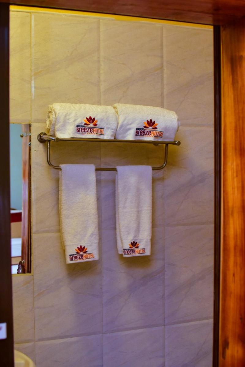 Breeze Hotel Nyahururu - Housity