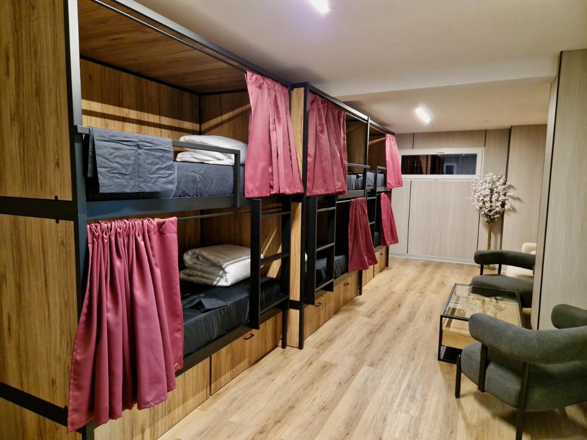 Velvet Hostel Business - Housity