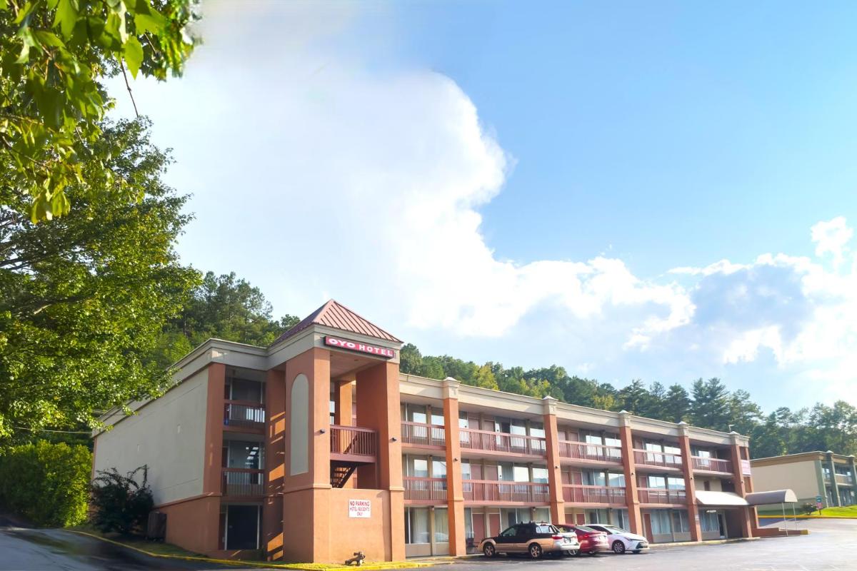 OYO Hotel Harriman near I-40 - Housity