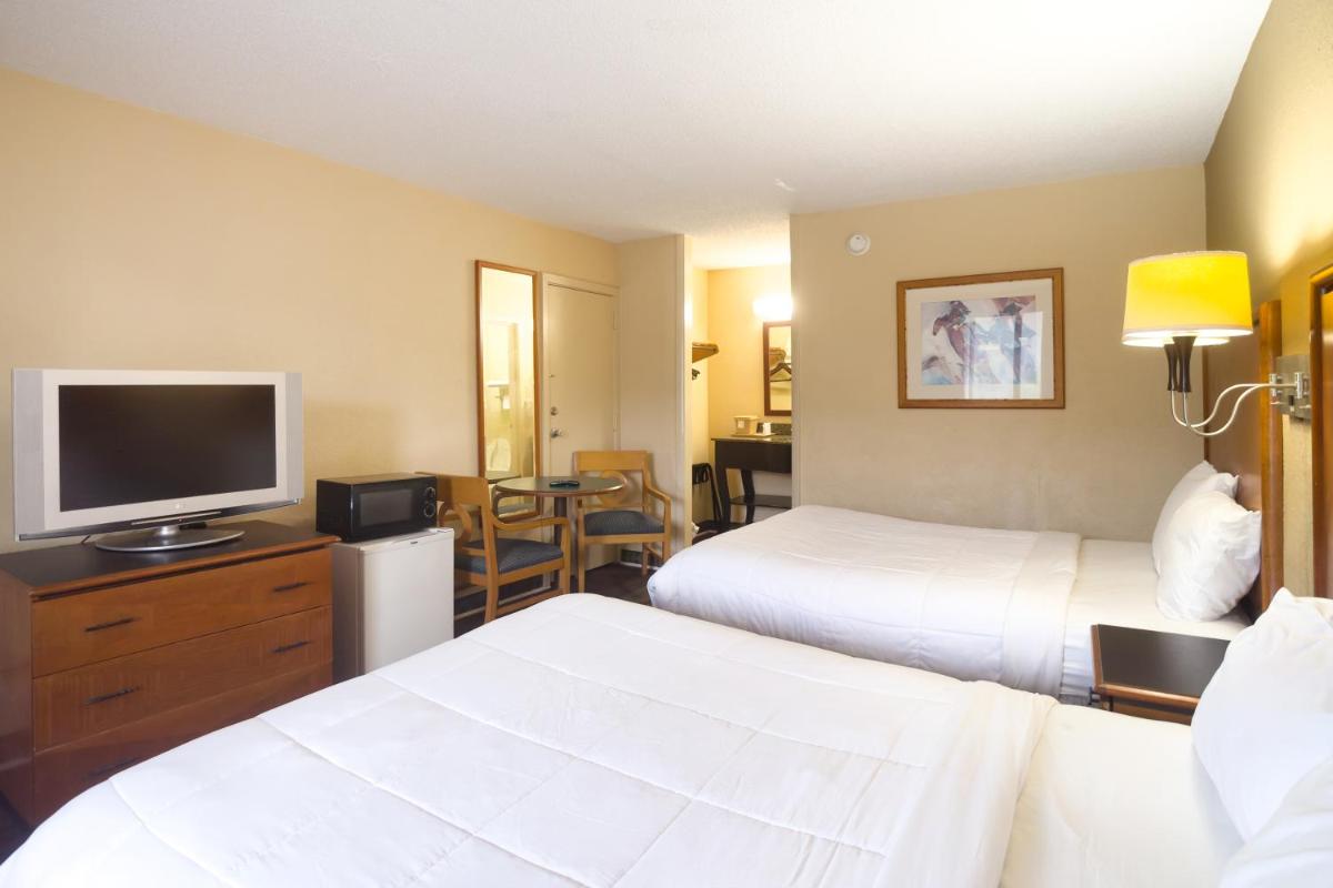 OYO Hotel Harriman near I-40 - Housity